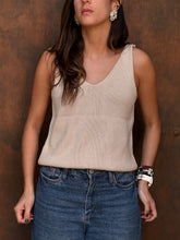 Cargar imagen en el visor de la galería, Camisa Tejida Beige
