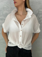 Cargar imagen en el visor de la galería, Camisa Blanca
