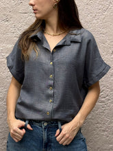 Cargar imagen en el visor de la galería, Camisa Feel &amp; Live
